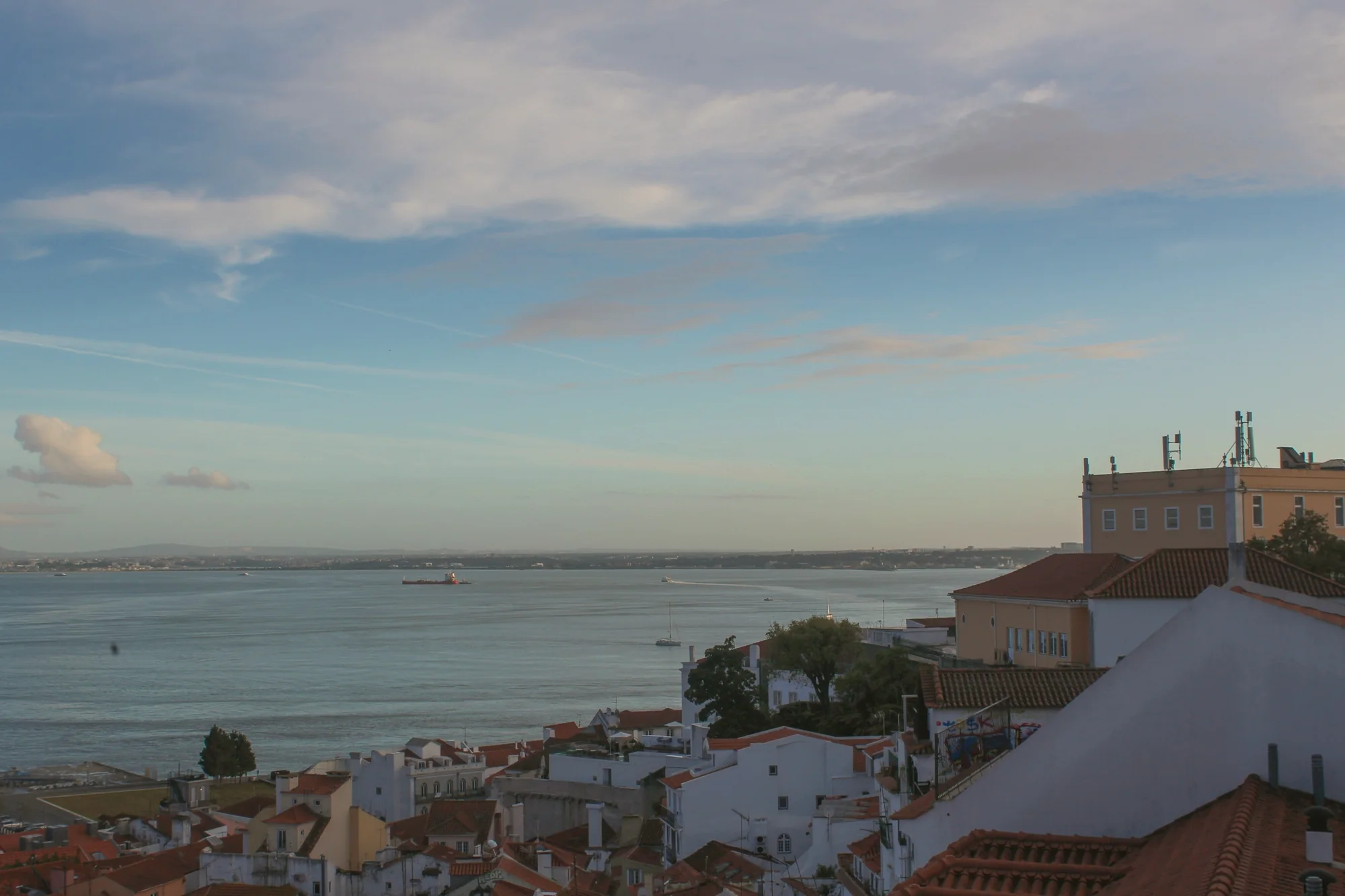 Miradouro over the river at dusk